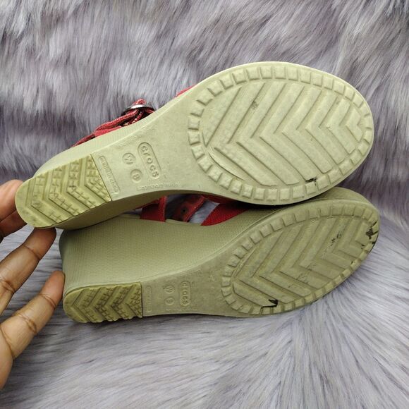 Crocs Hanalei Wedge Canvas Ankle Strap Sandals Womens Size 8 Red - Picture 6 of 10